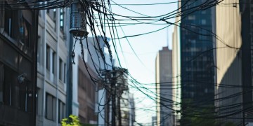 门外电线物业会管吗？