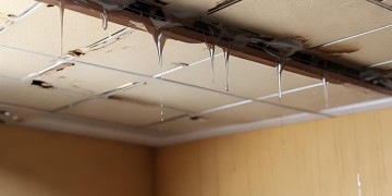 楼上漏水到底属不属于物业管？